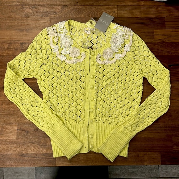 NWT Anthropologie / Medium / Chartreuse L/S sweater with lace floral neckline - Picture 3 of 16